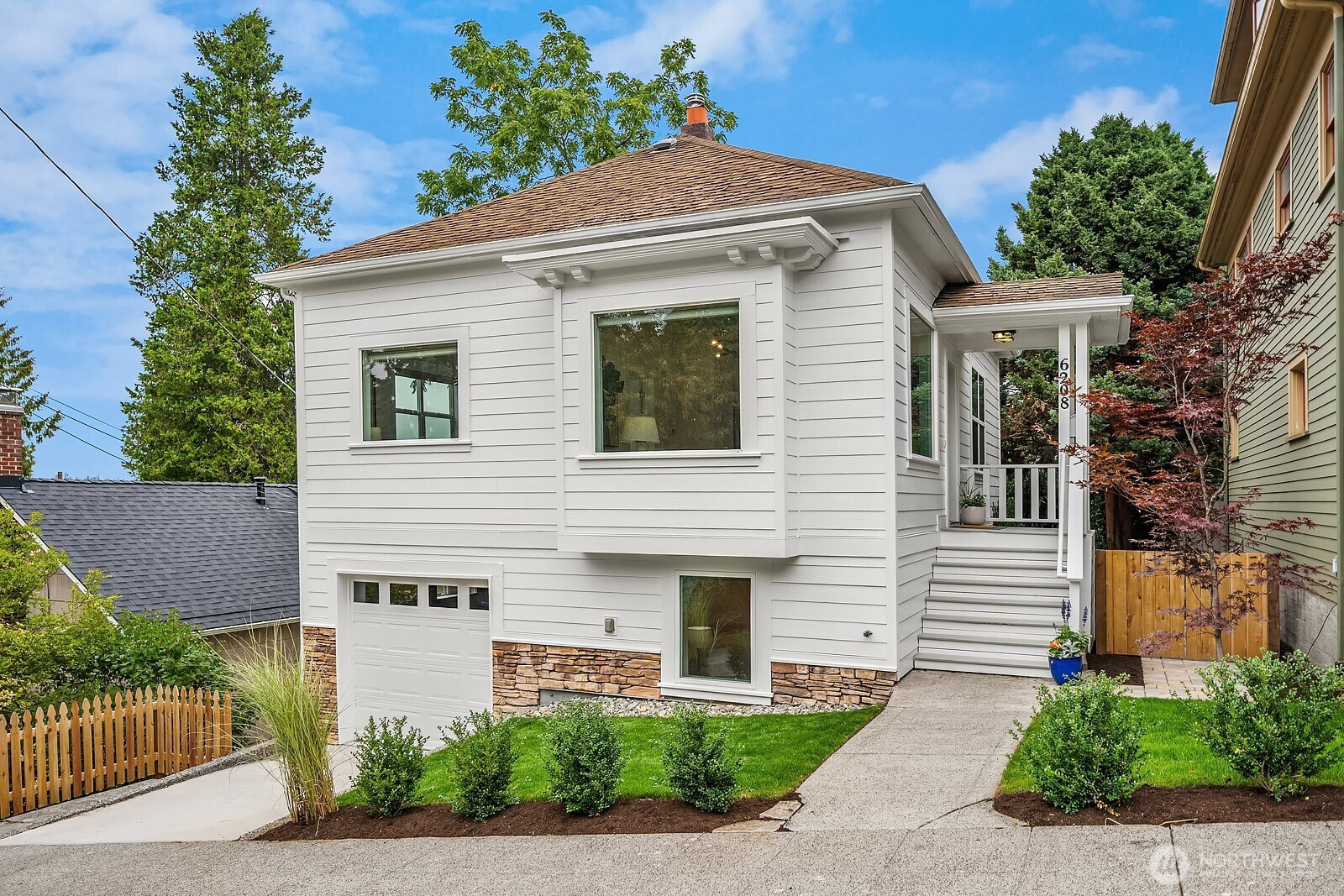 6208 Fremont Avenue N, Seattle, WA 98103