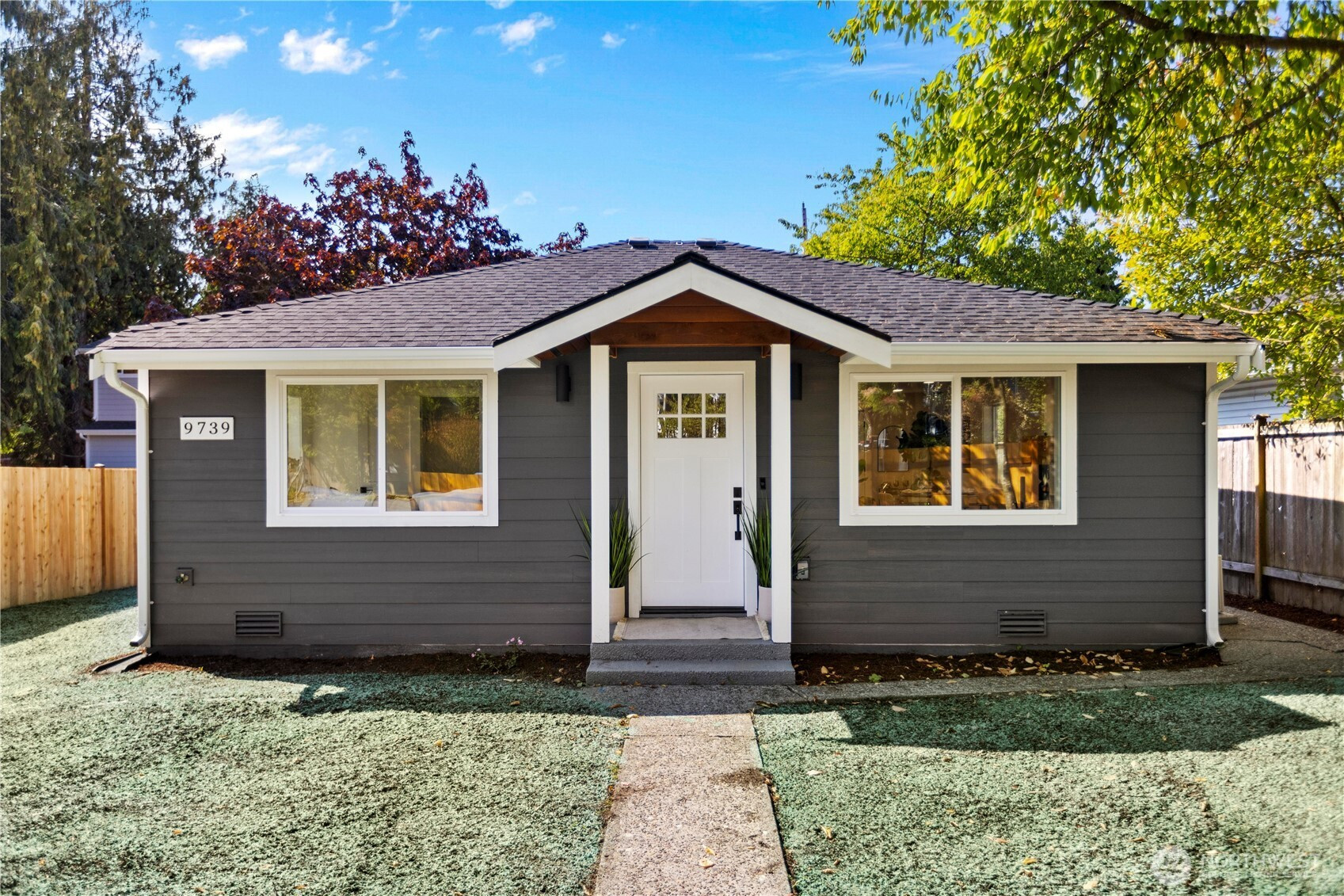 9739 Evanston Avenue N, Seattle, WA 98103