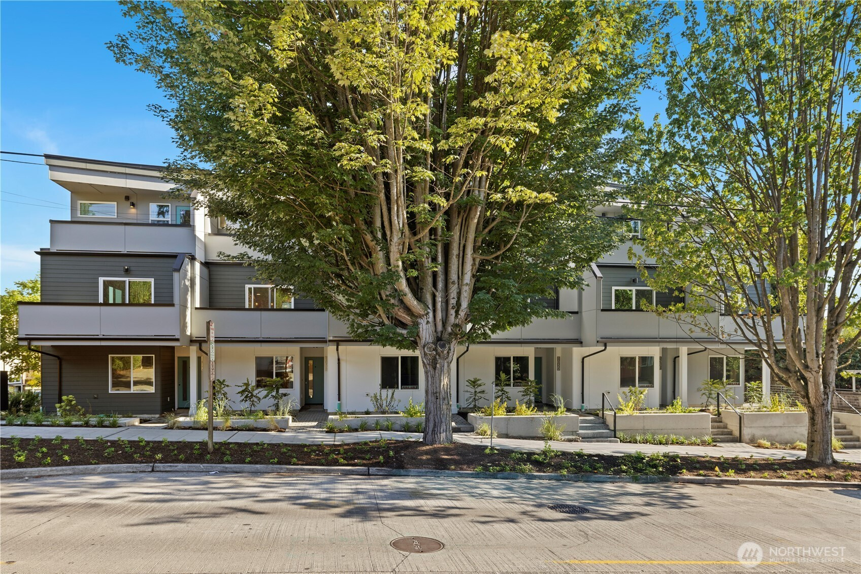 105 D NW 39th Street, Seattle, WA 98107