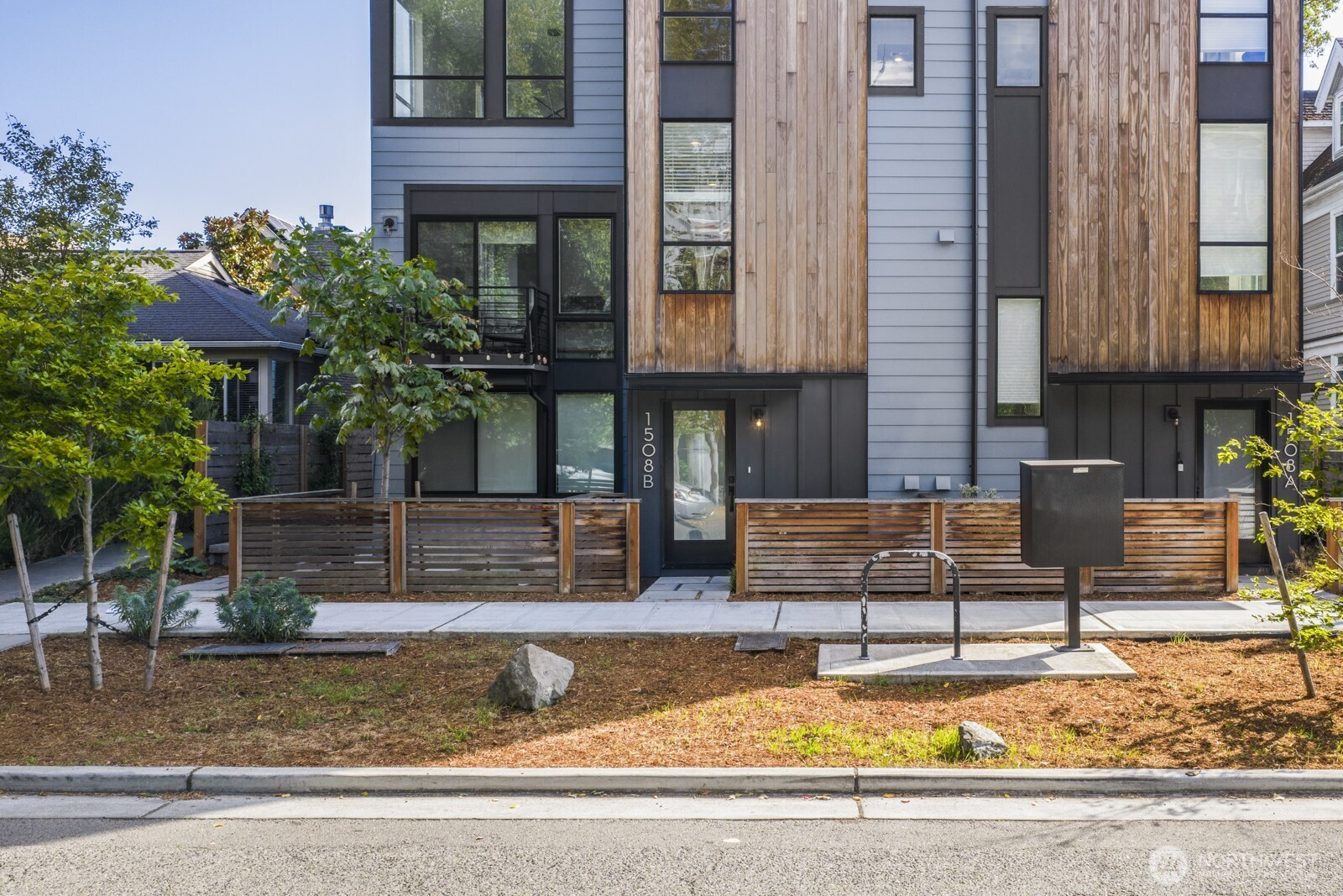 1508 #B 18th AVE, Seattle, WA 98122