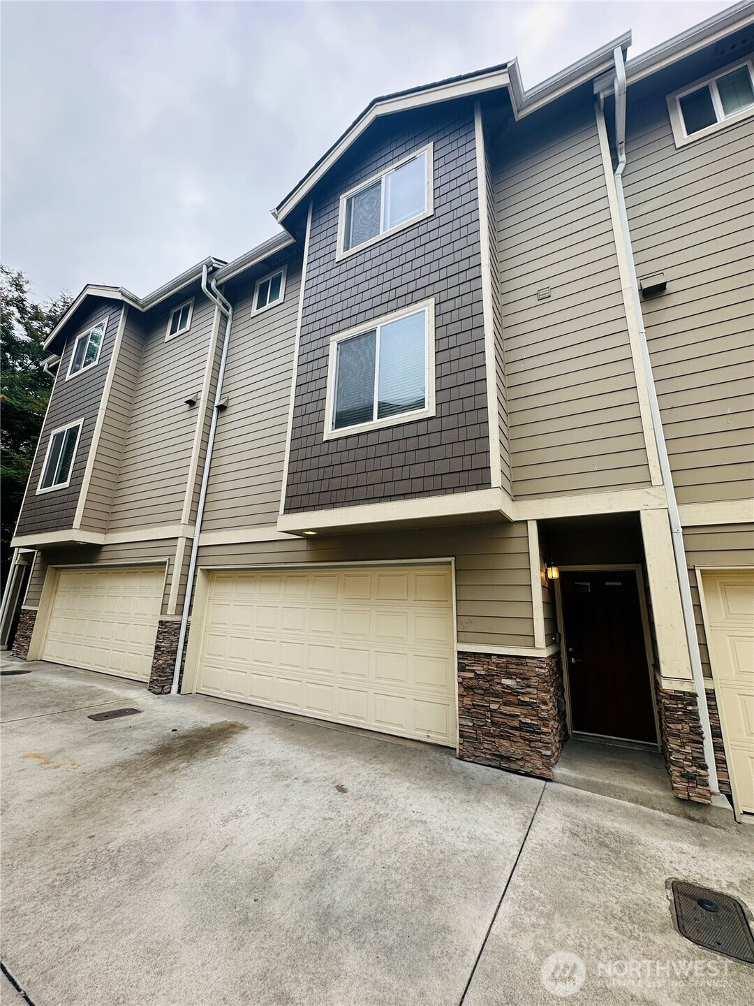 972 Edmonds Avenue NE, Renton, WA 98056