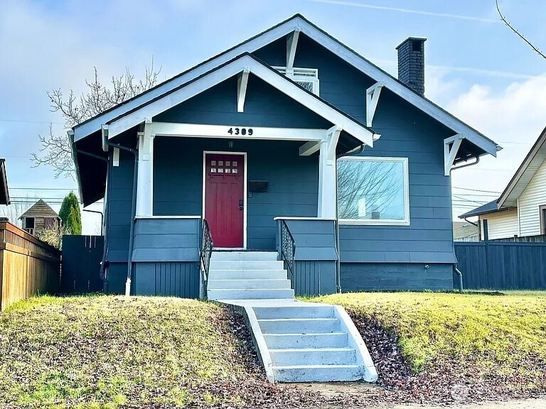 4309 Tacoma Avenue S, Tacoma, WA 98418