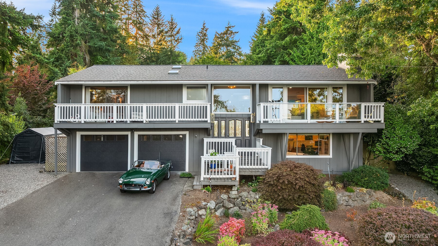 12079 Sunrise Drive NE, Bainbridge Island, WA 98110