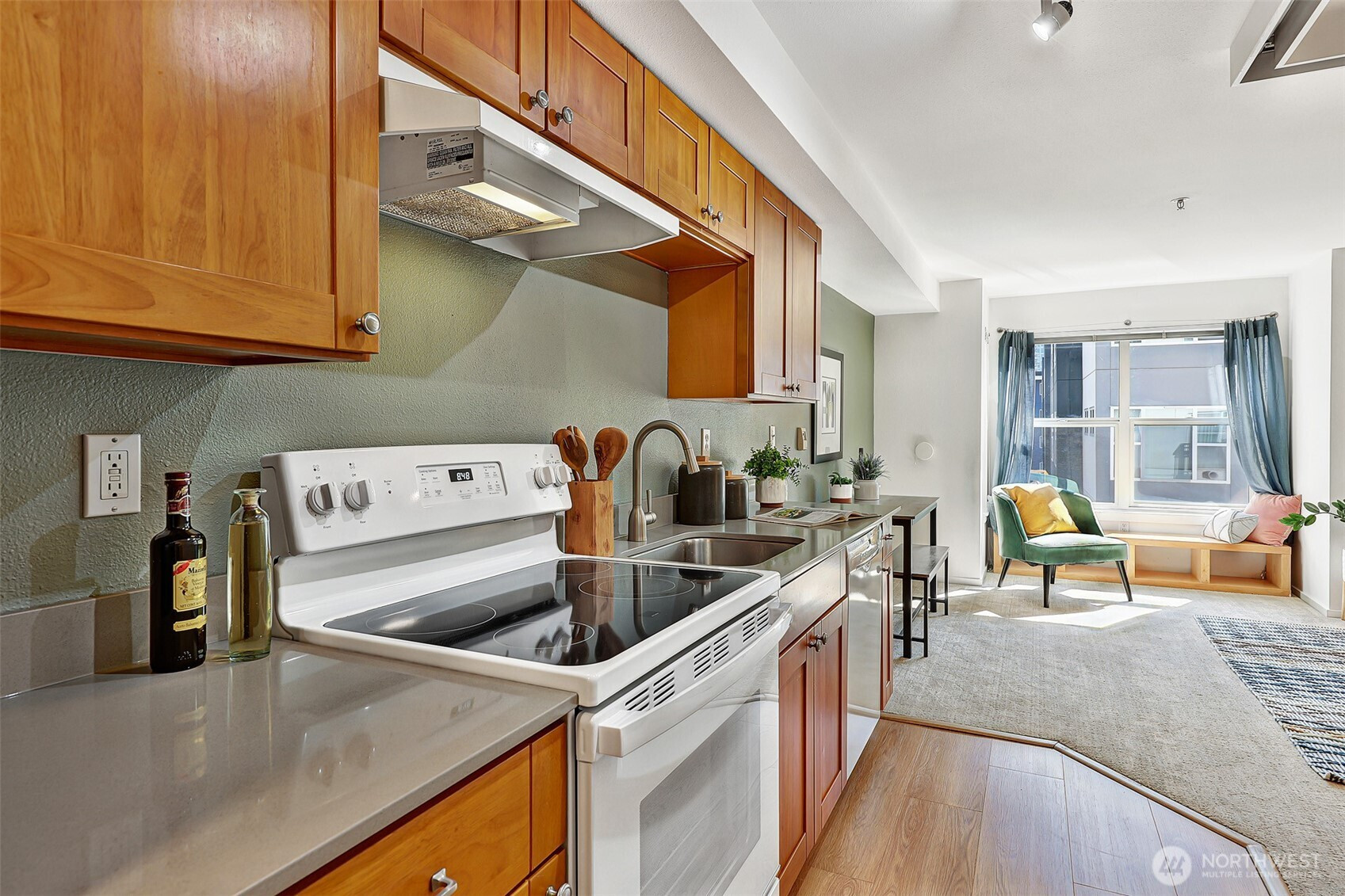 425 Vine Street, Seattle, WA 98121