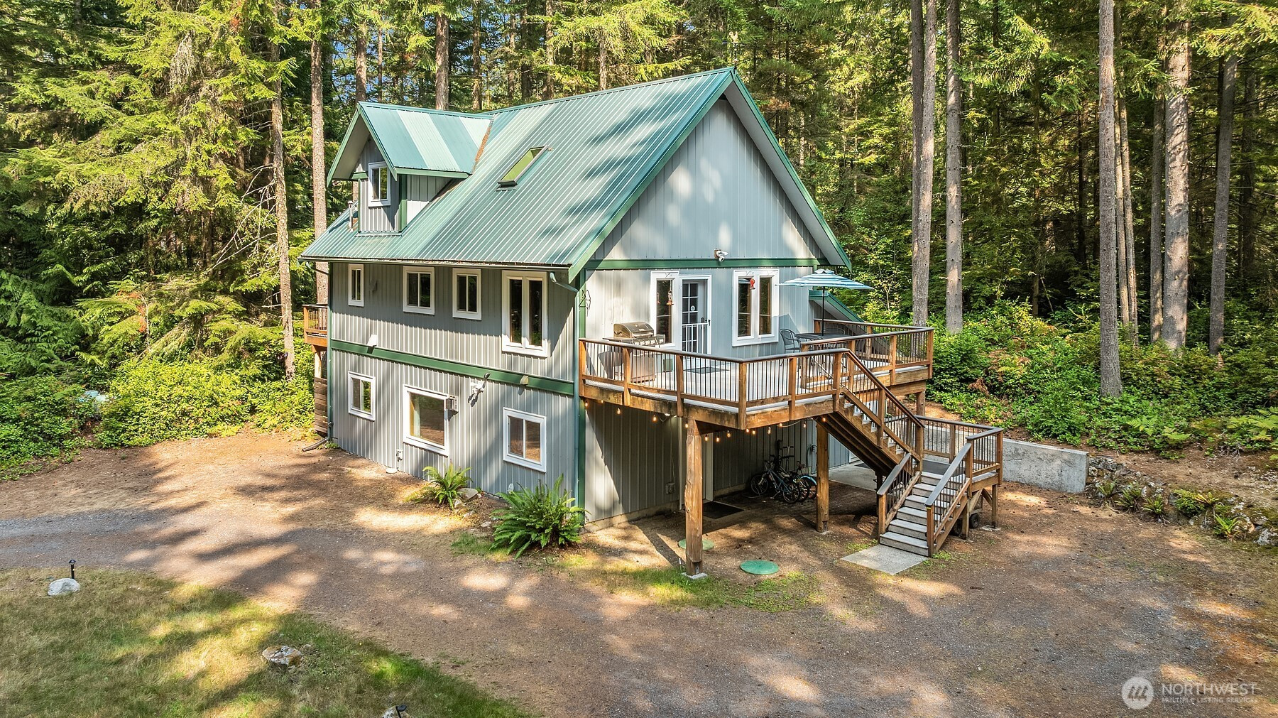 3872 Log Cabin Road, Clinton, WA 98236
