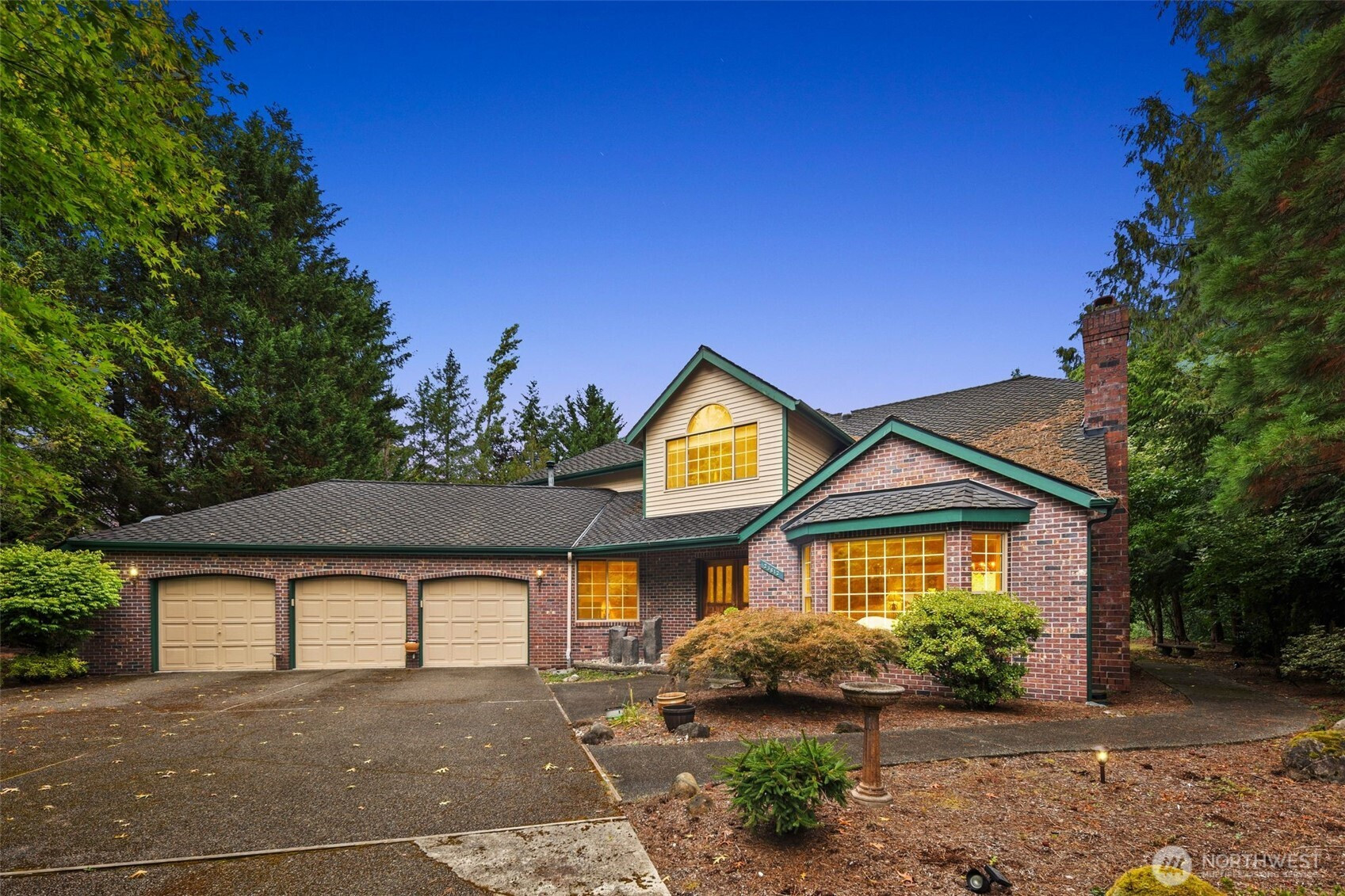 23812 SE 253rd Place, Maple Valley, WA 98038