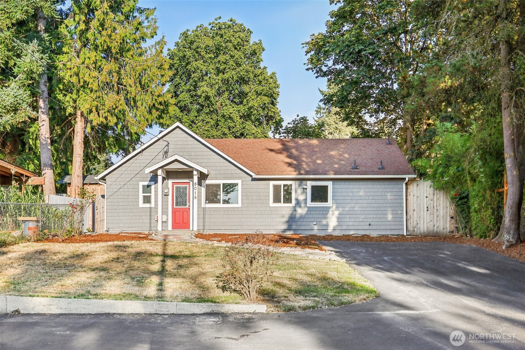8015 Yakima Ave., Tacoma, WA 98408