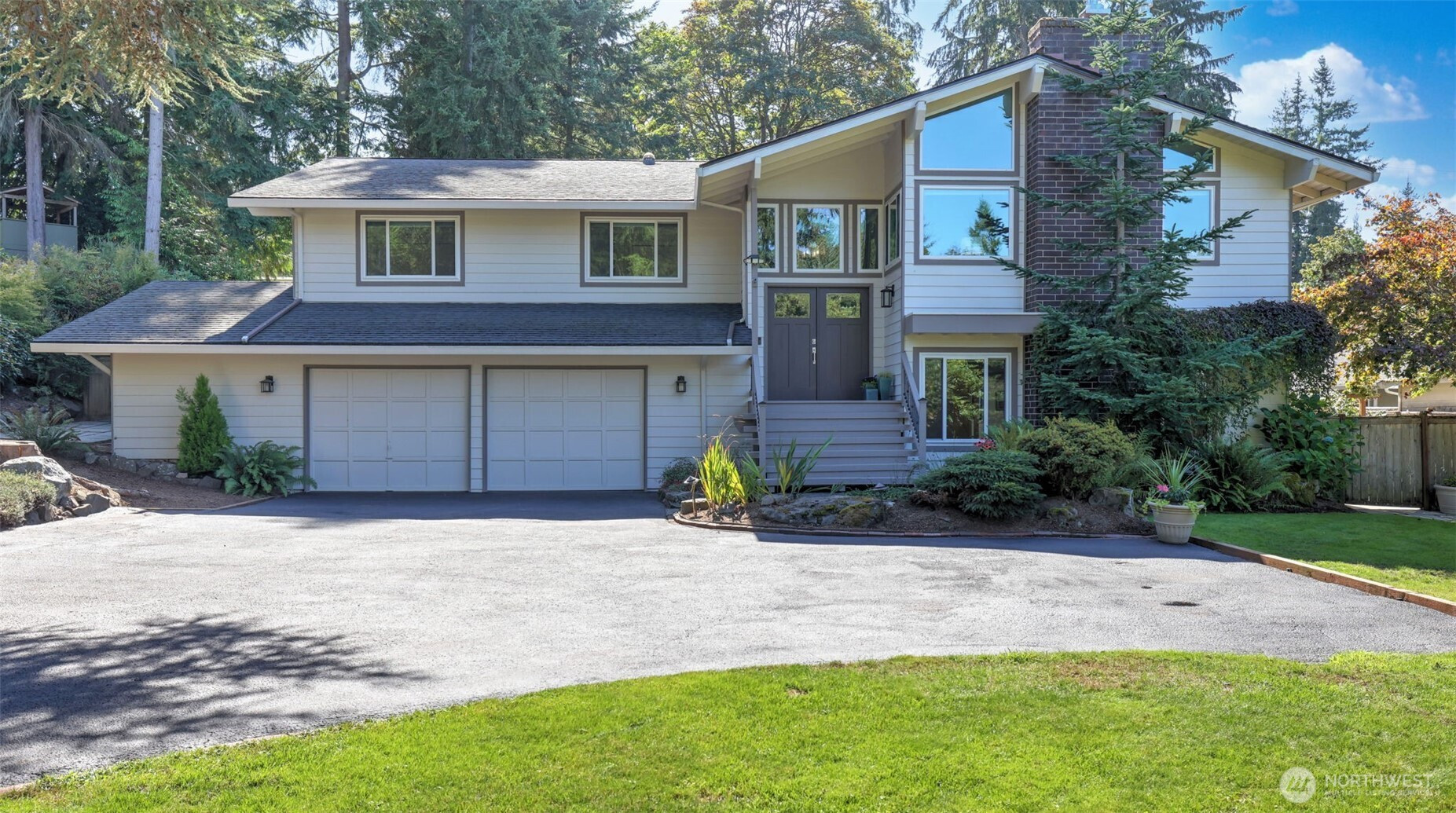 8608 185th Place SW, Edmonds, WA 98026