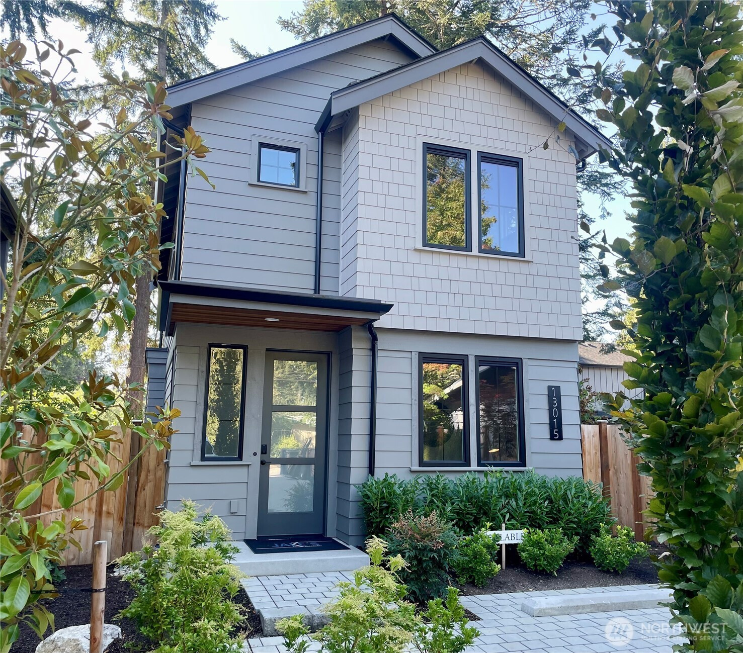 13015 NE 113th Street, Kirkland, WA 98033