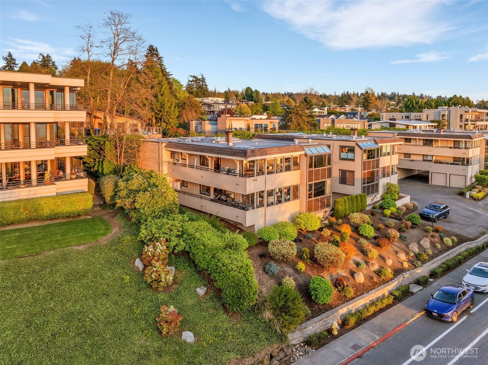 818 Lake Street S, Kirkland, WA 98033