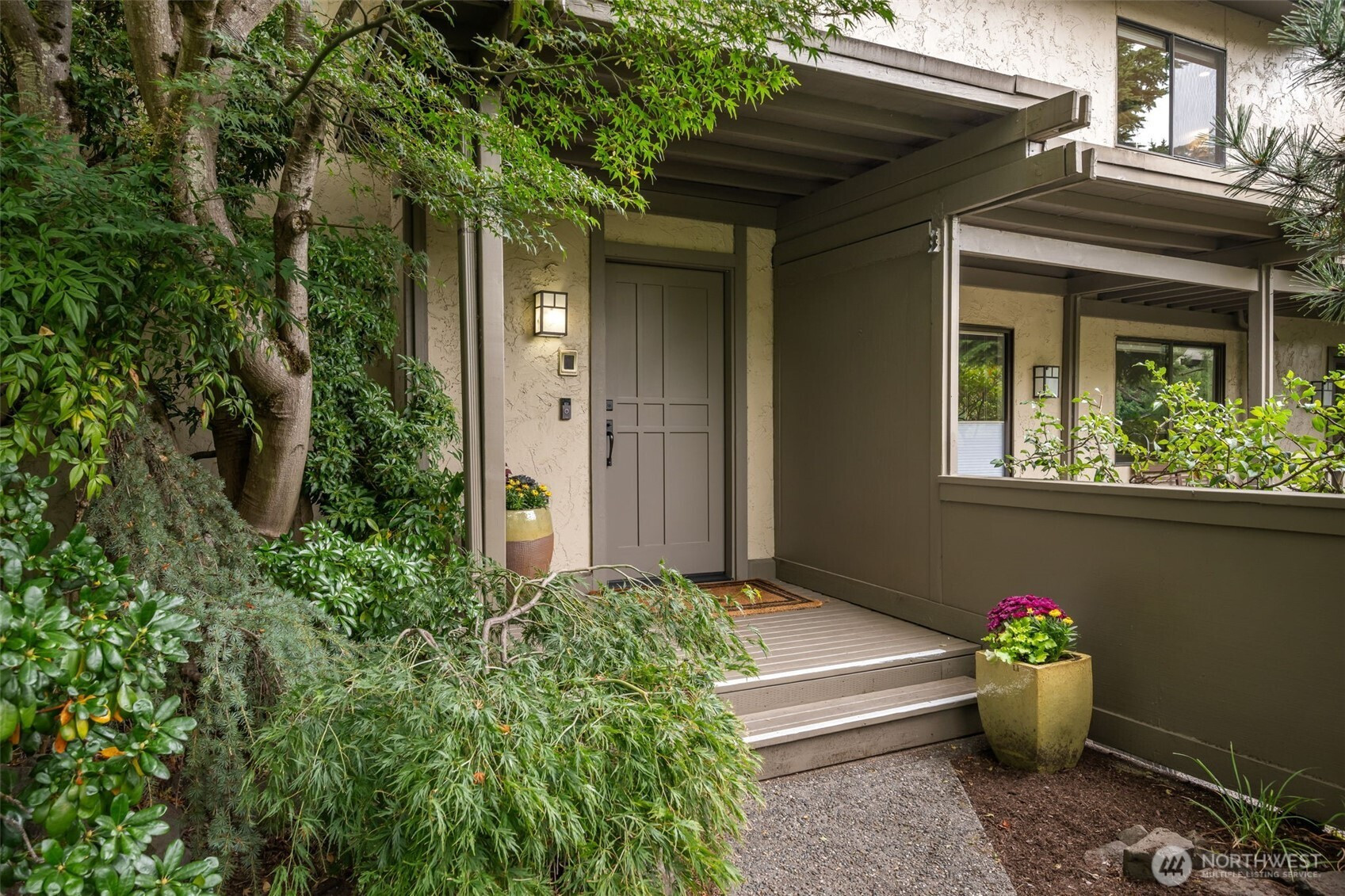 6570 Park Point Way NE, Seattle, WA 98115