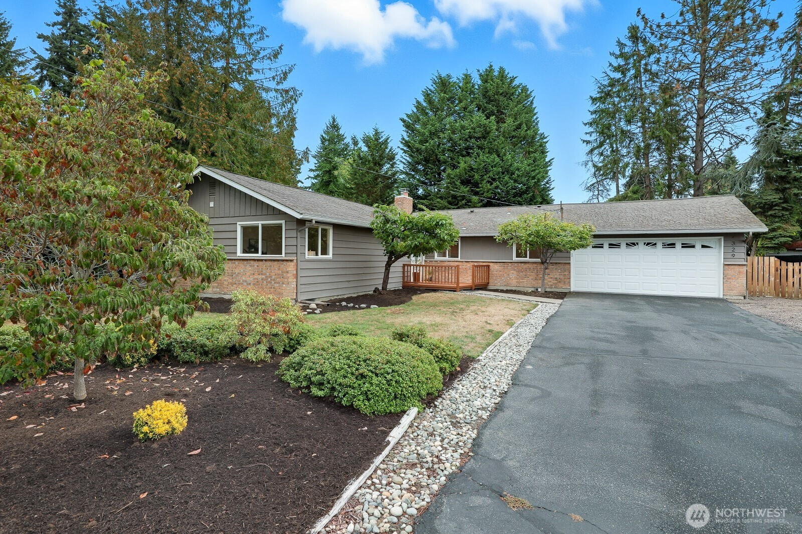 7329 NE 145th Place, Kenmore, WA 98028