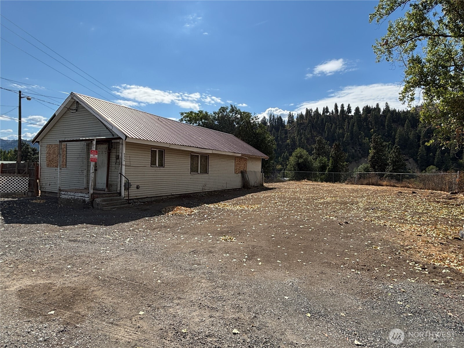 8830 School Street, Dryden, WA 98821