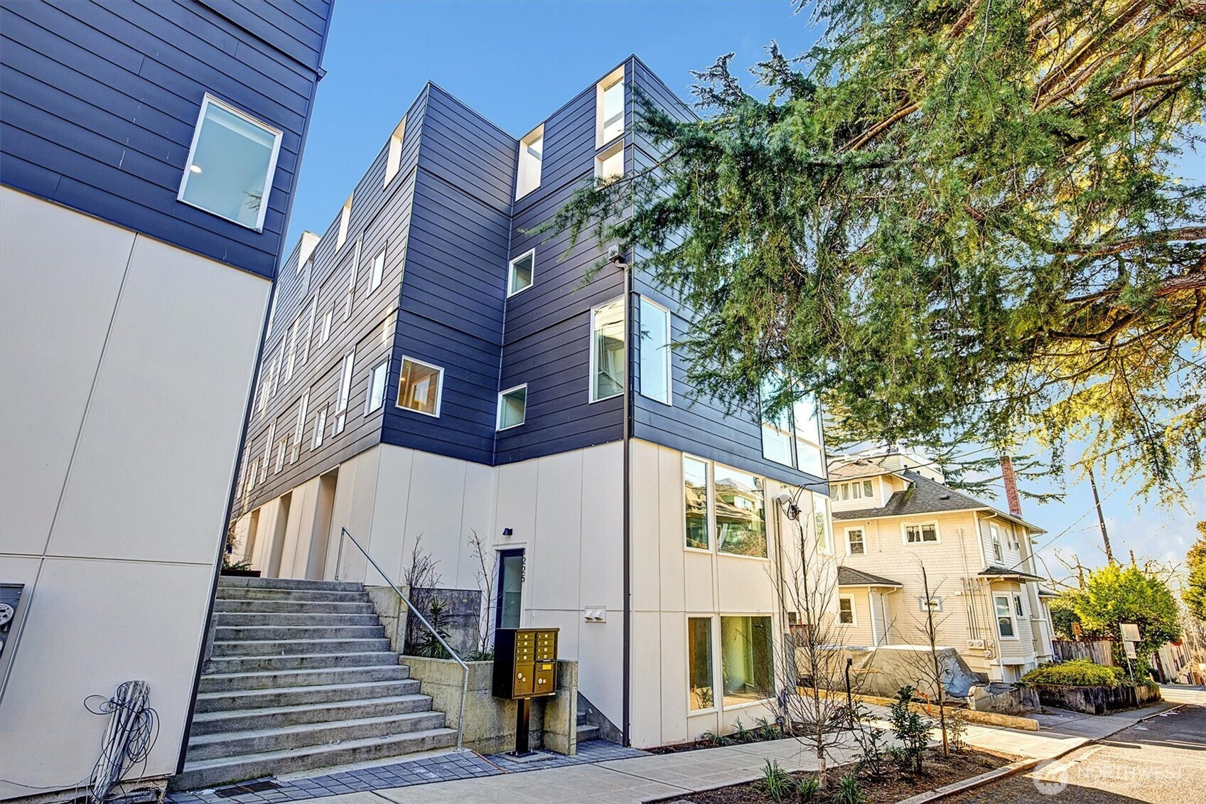 1225 E Roy Street, Seattle, WA 98102