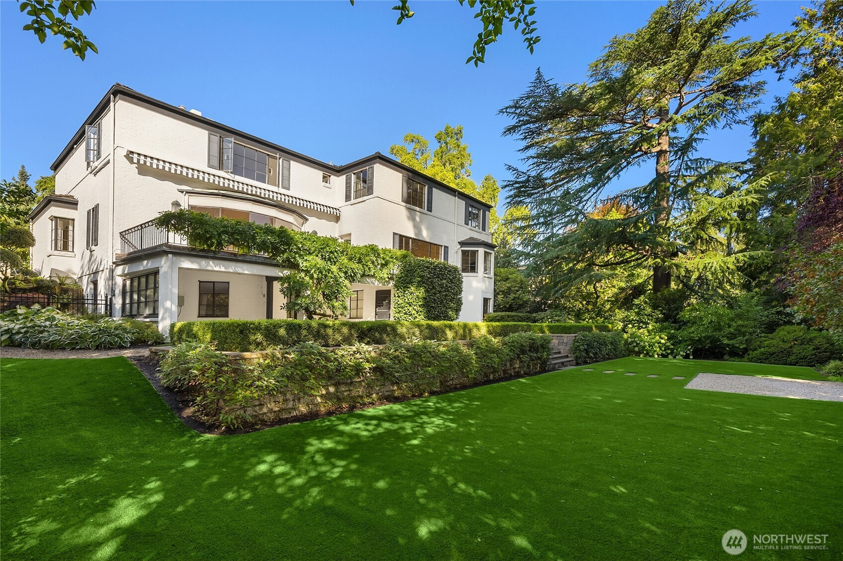 1960 Shenandoah Drive E, Seattle, WA 98112