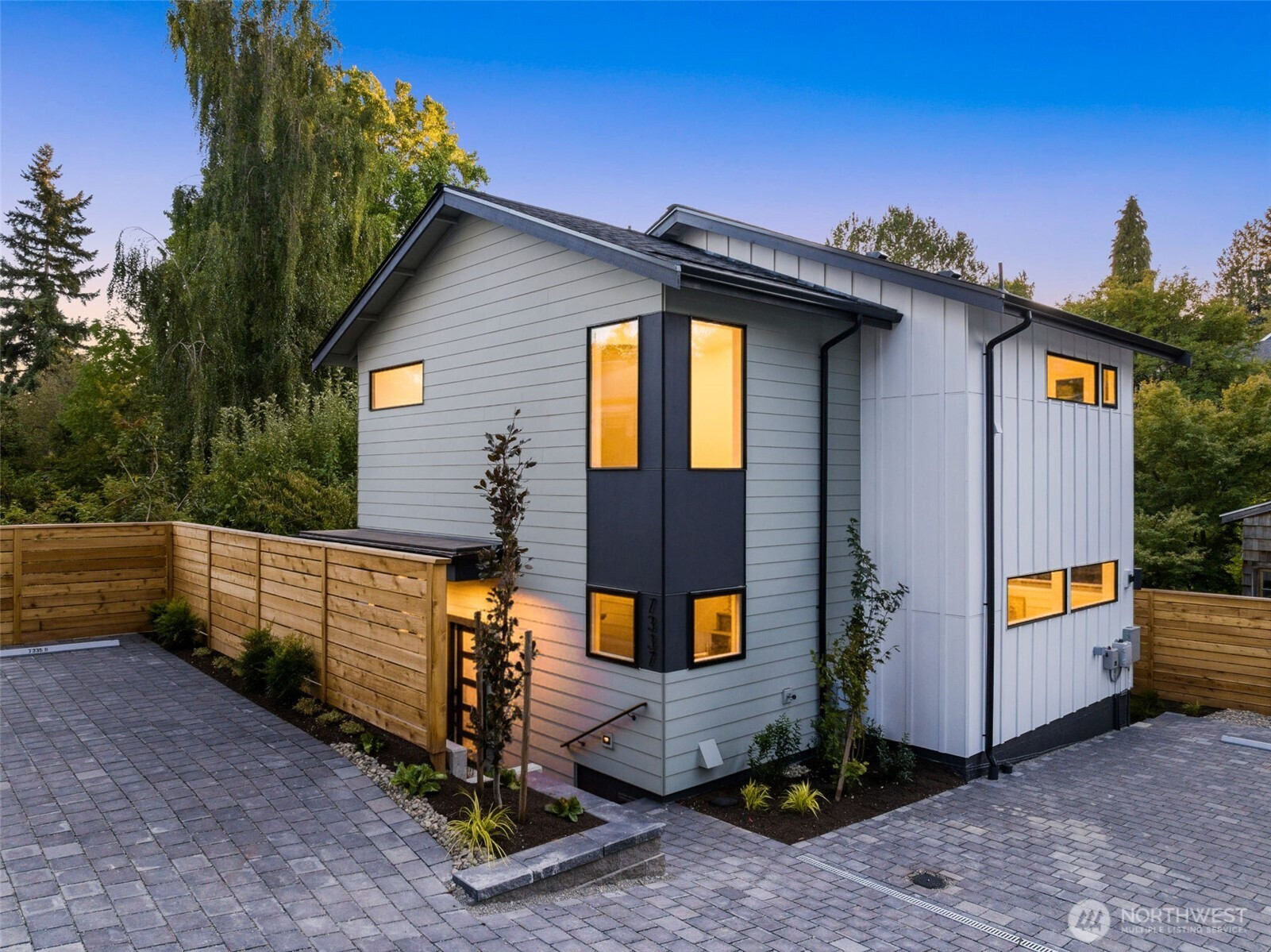 7337 21st Avenue NE, Seattle, WA 98115