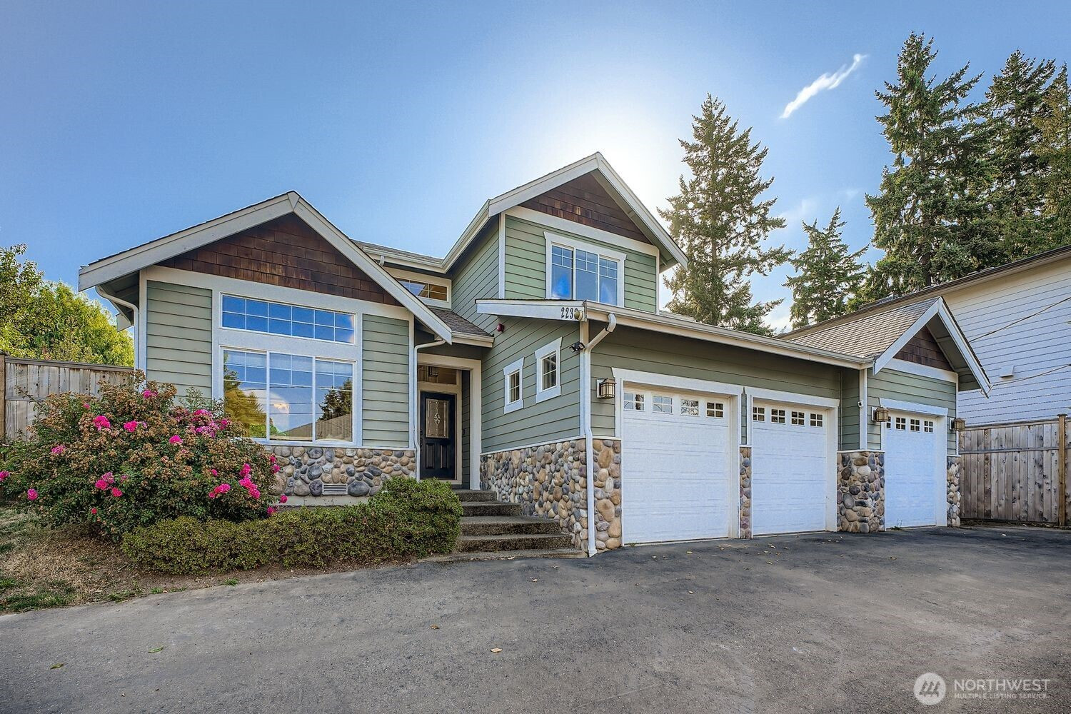 2233 SW 104th Street, Seattle, WA 98146