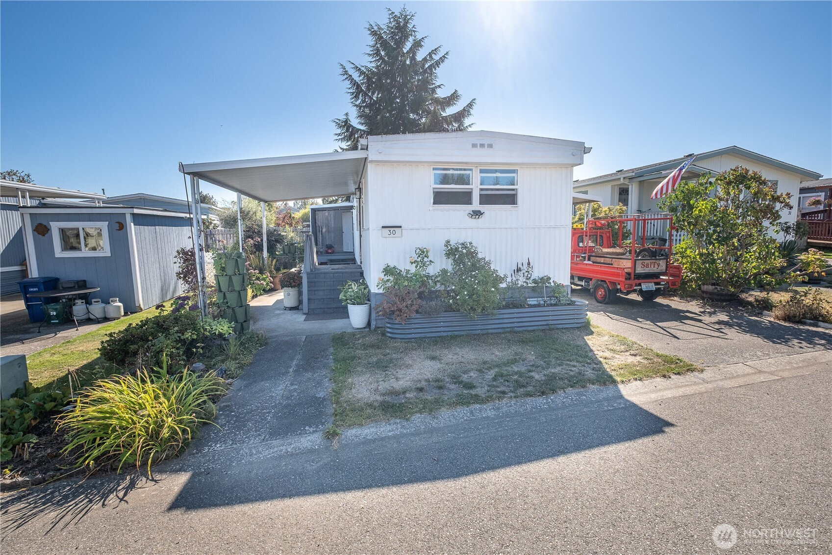 225 NE Ernst Street, Oak Harbor, WA 98277
