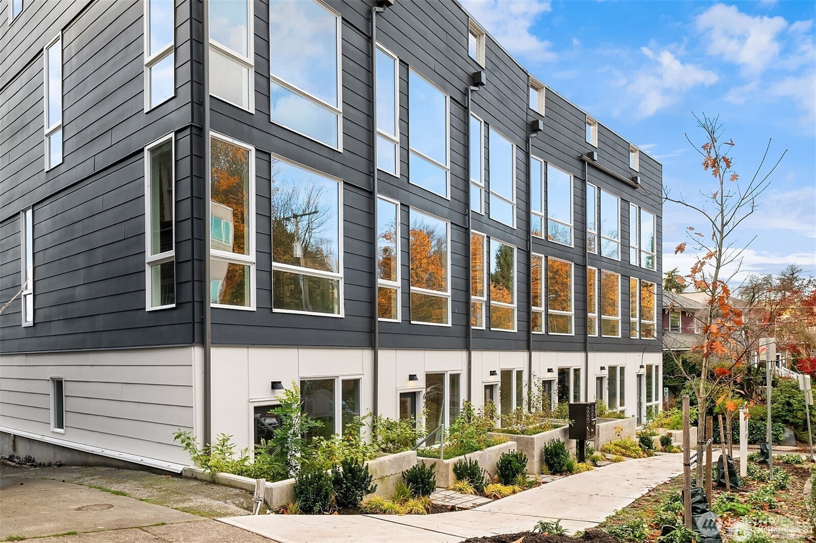 627 13th Avenue E, Seattle, WA 98102