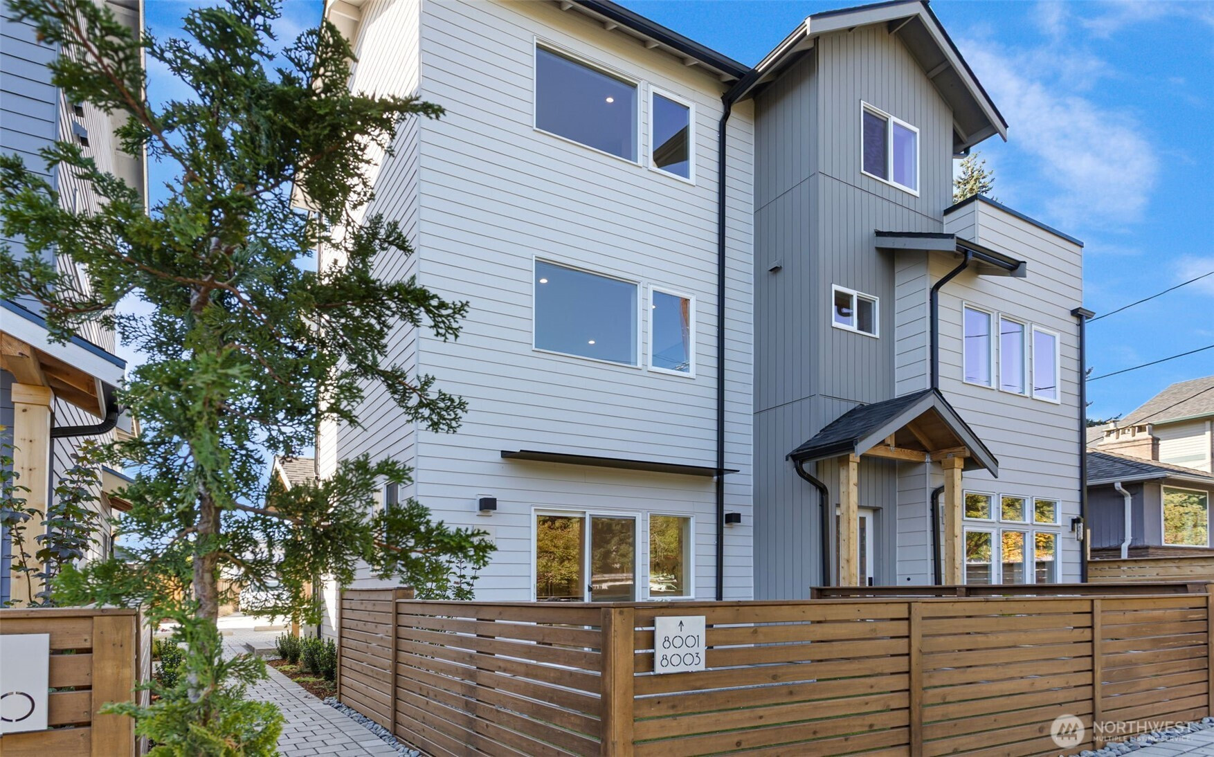 8005 25th Avenue NE, Seattle, WA 98117
