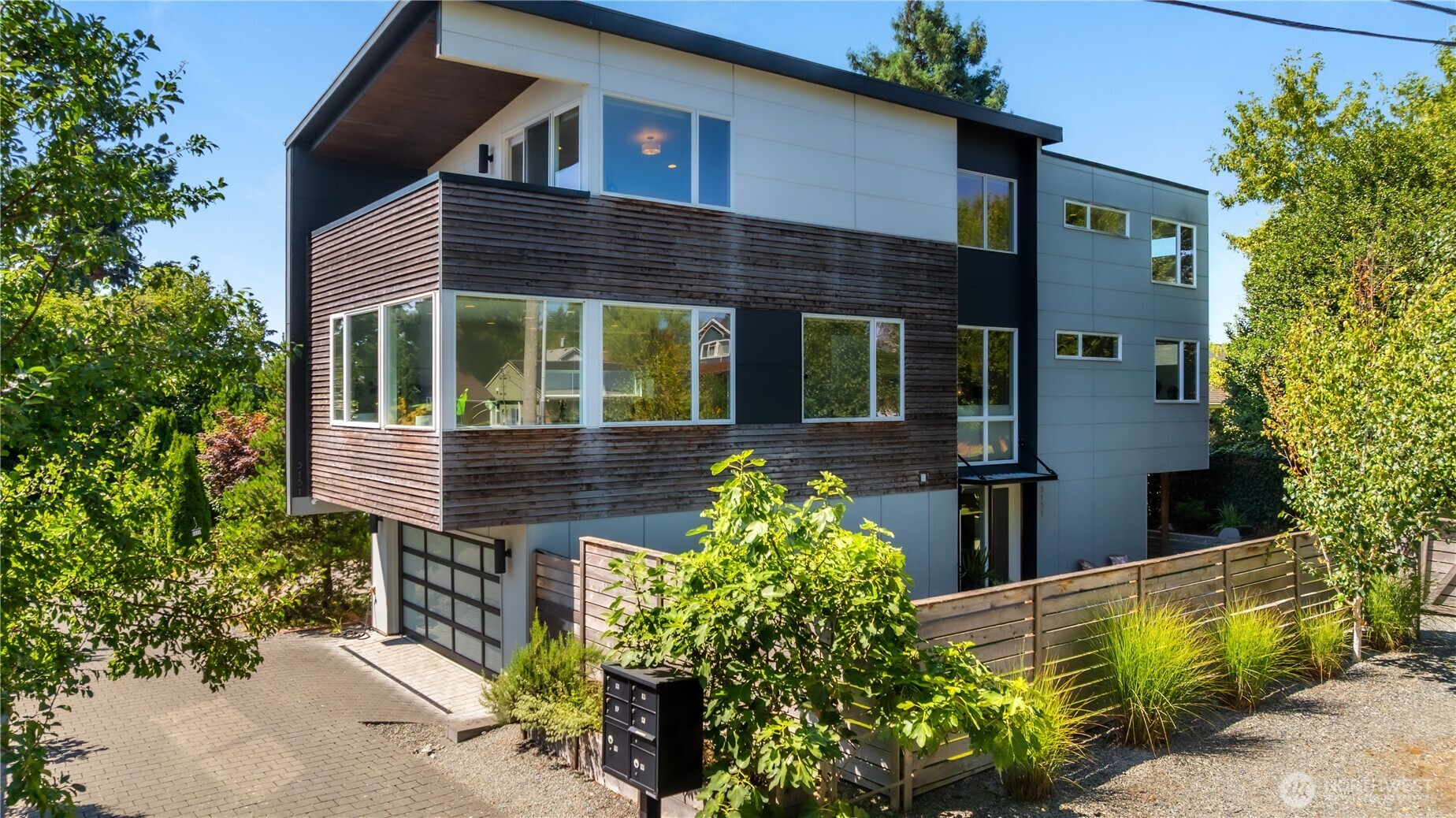 5151 S Frontenac Street, Seattle, WA 98118