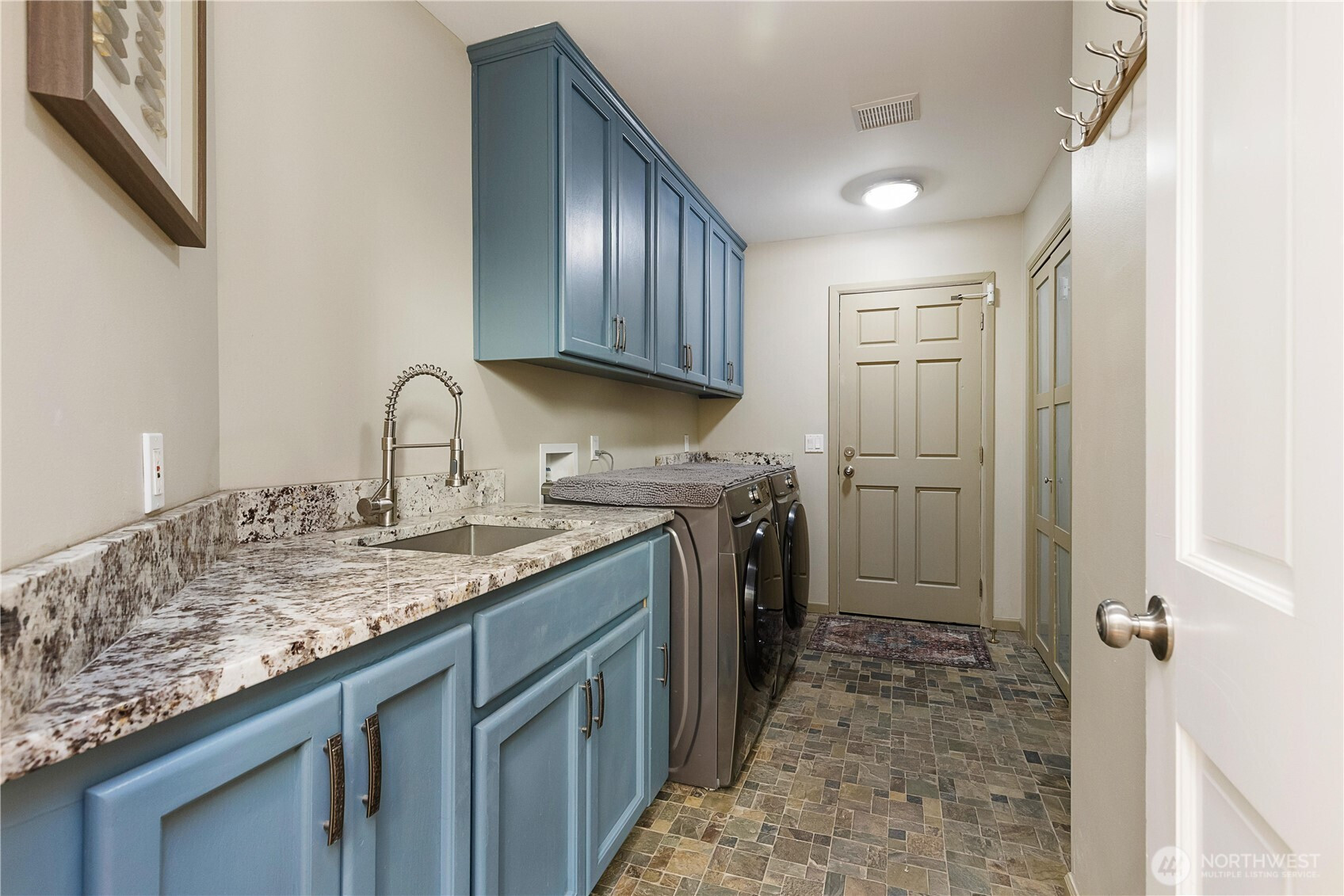 21518 NE 143 Place, Woodinville, WA 98077