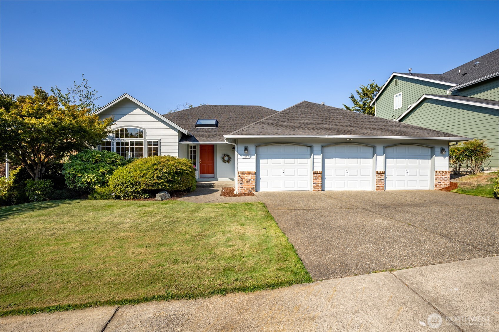 5502 Elizabeth Loop SE, Auburn, WA 98092