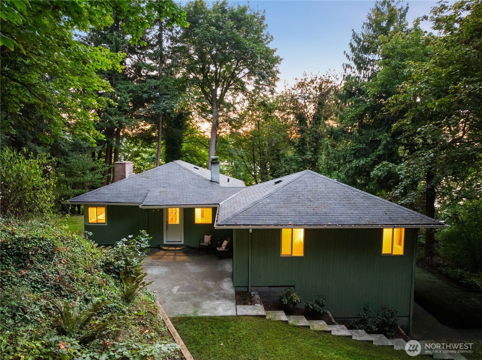 2008 E Lake Sammamish Parkway NE, Sammamish, WA 98074