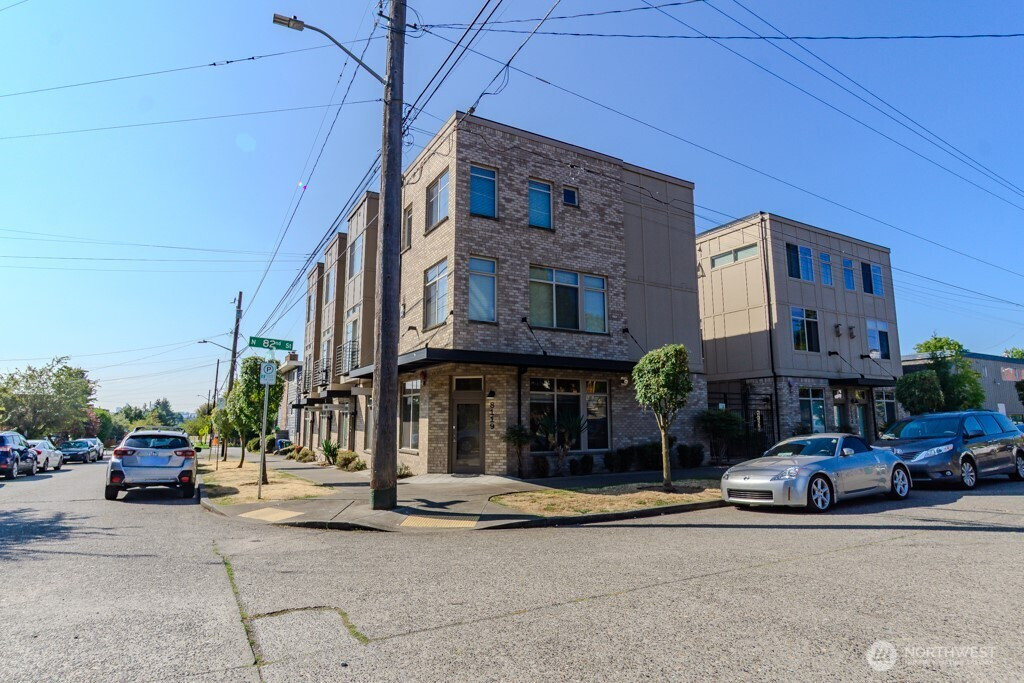 8119 Stone Avenue N, Seattle, WA 98103