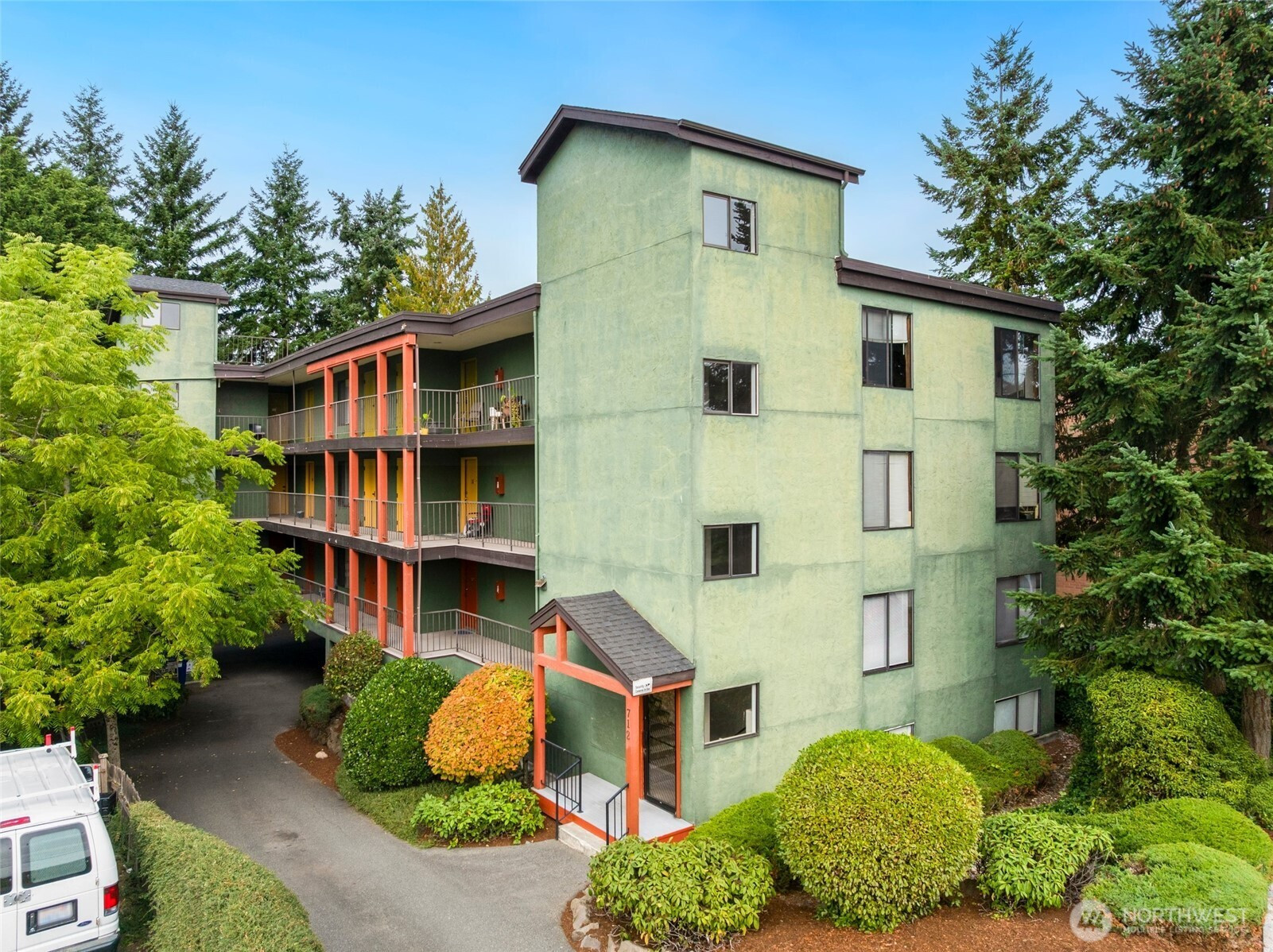 712 N 143rd Street, Seattle, WA 98133
