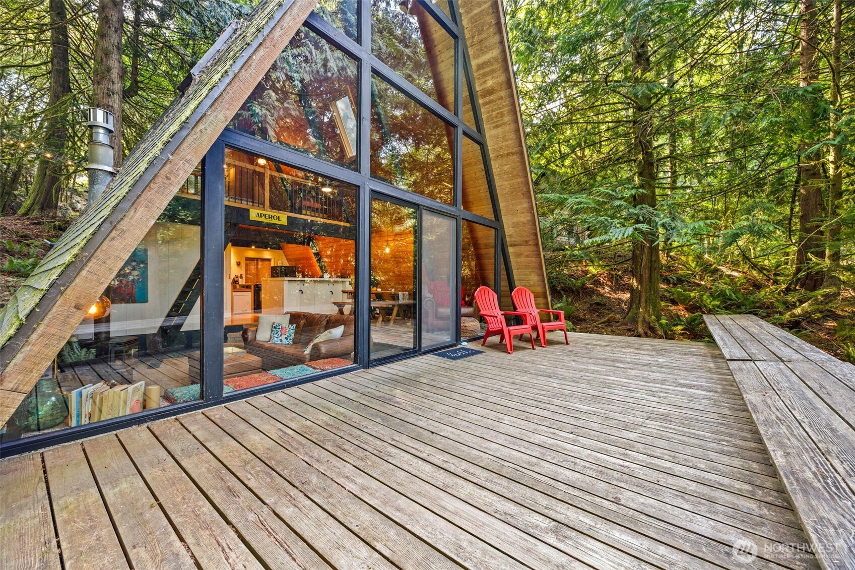 121 E Woods Place, Belfair, WA 98528