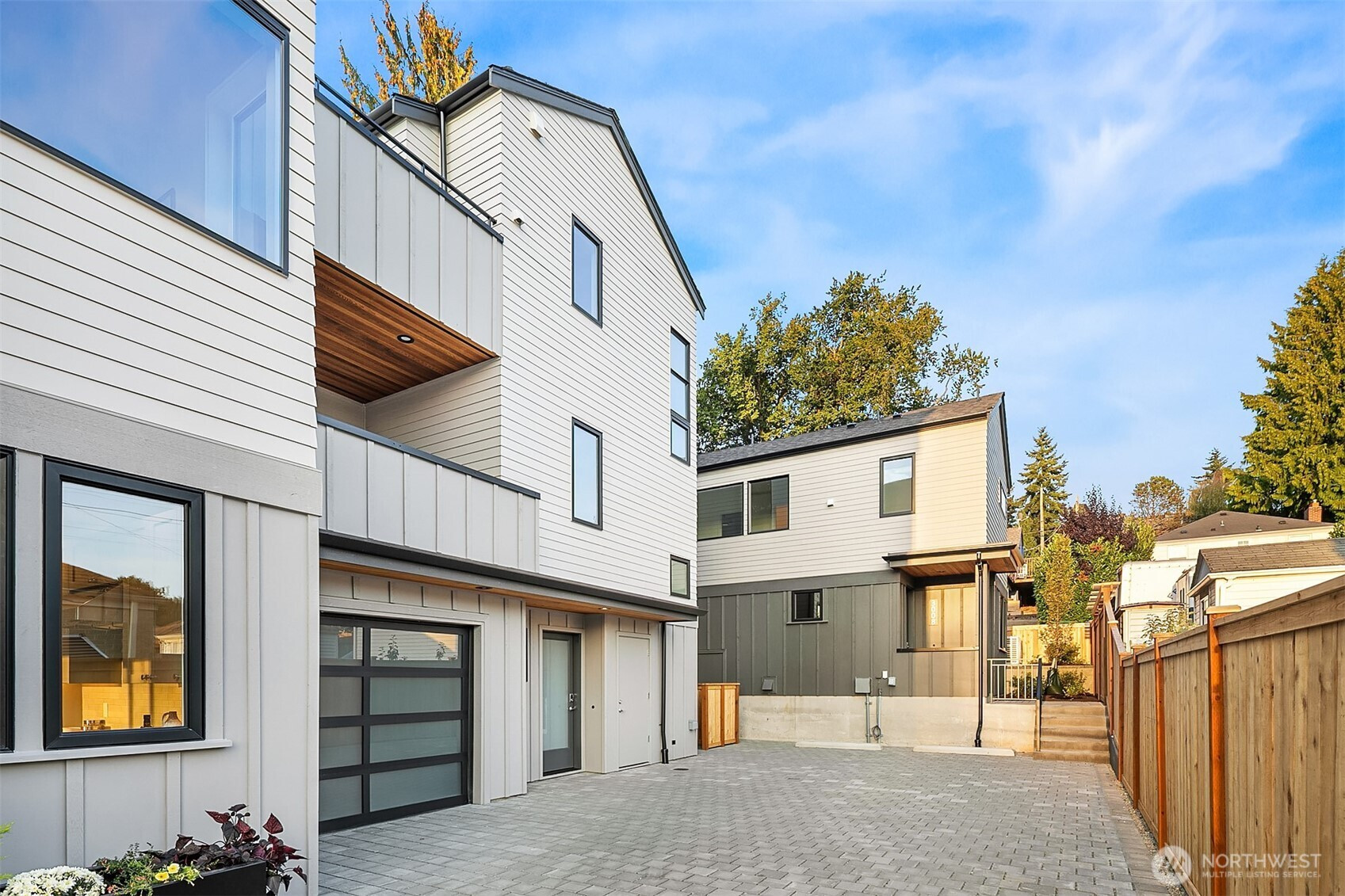 3010 B 32nd Avenue W, Seattle, WA 98199