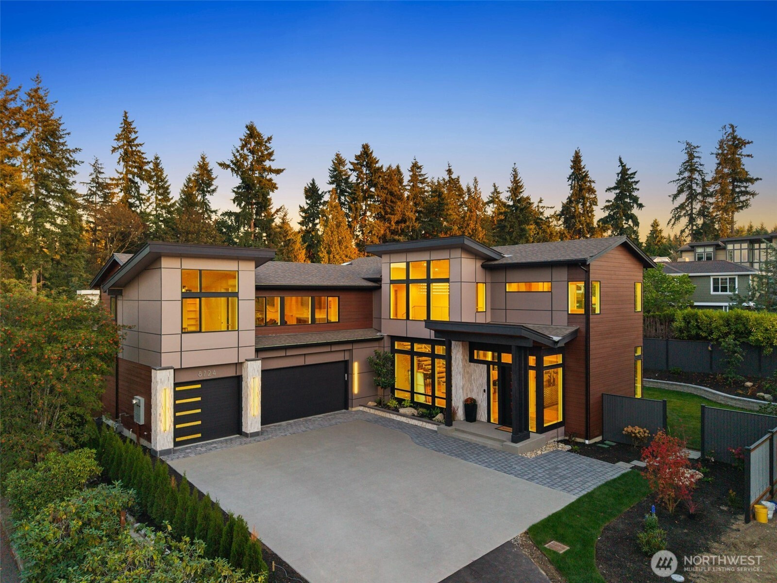 8724 126th Avenue NE, Kirkland, WA 98033