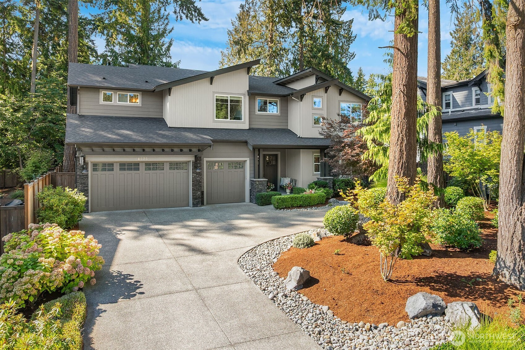 4525 90th Avenue SE, Mercer Island, WA 98040