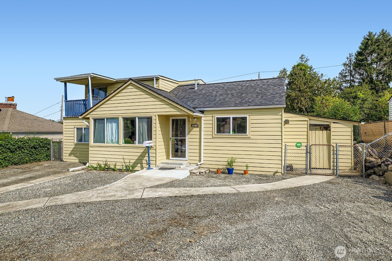 2414 S 121st Place, Seattle, WA 98168