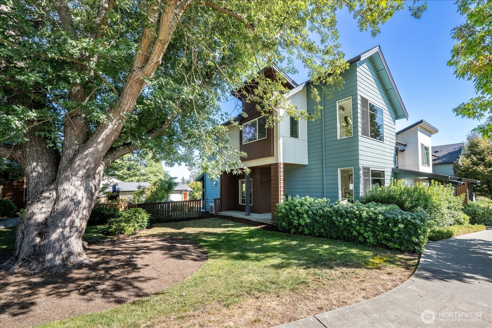 3016 S Adams Street, Seattle, WA 98108