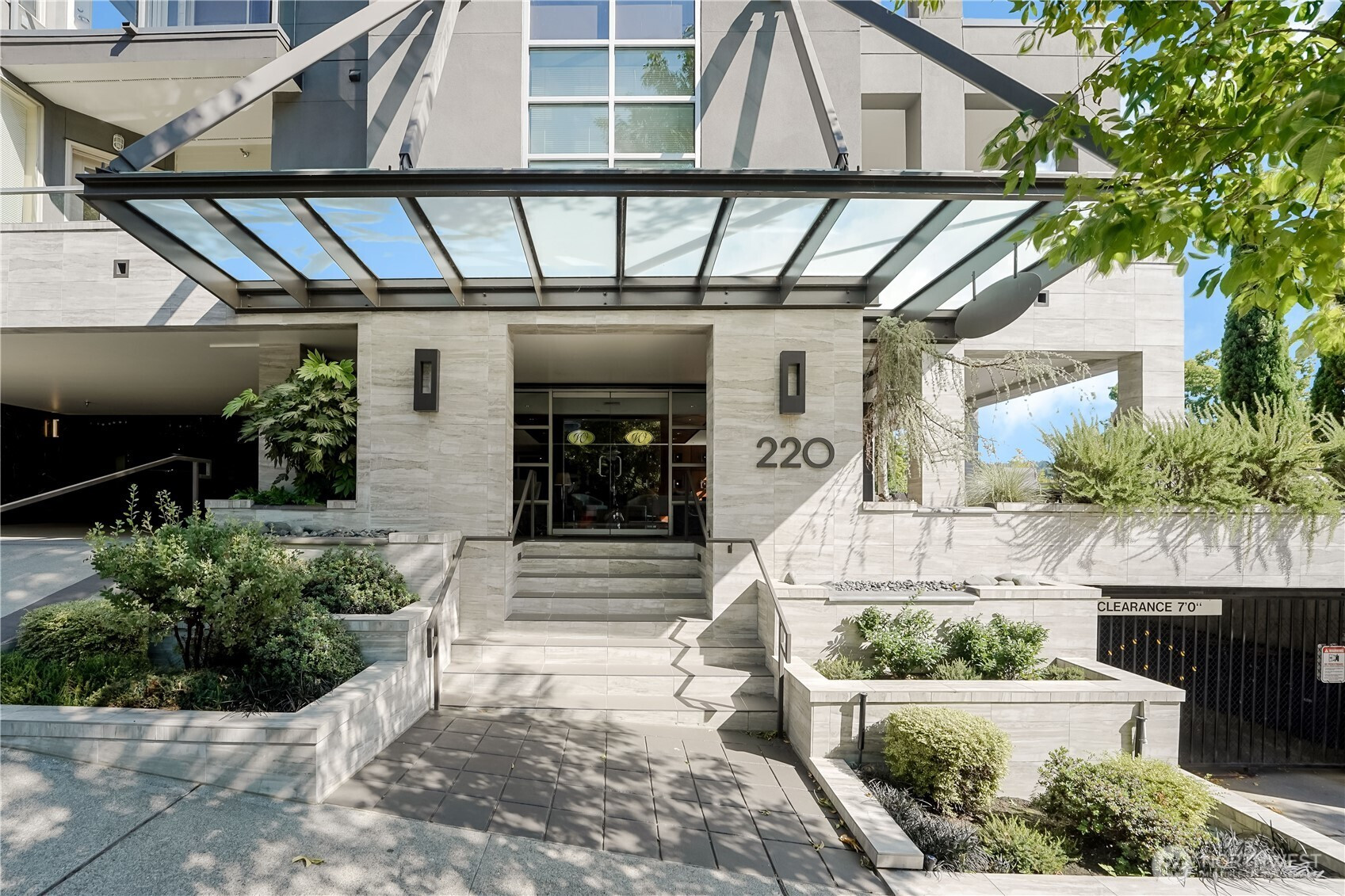 220 1st Street, Kirkland, WA 98033