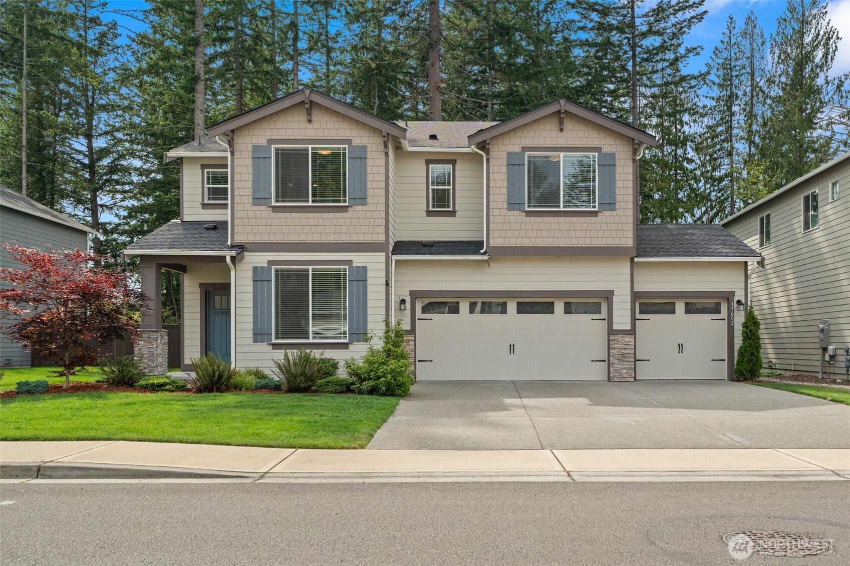 17602 Crossing Drive E, Puyallup, WA 98374