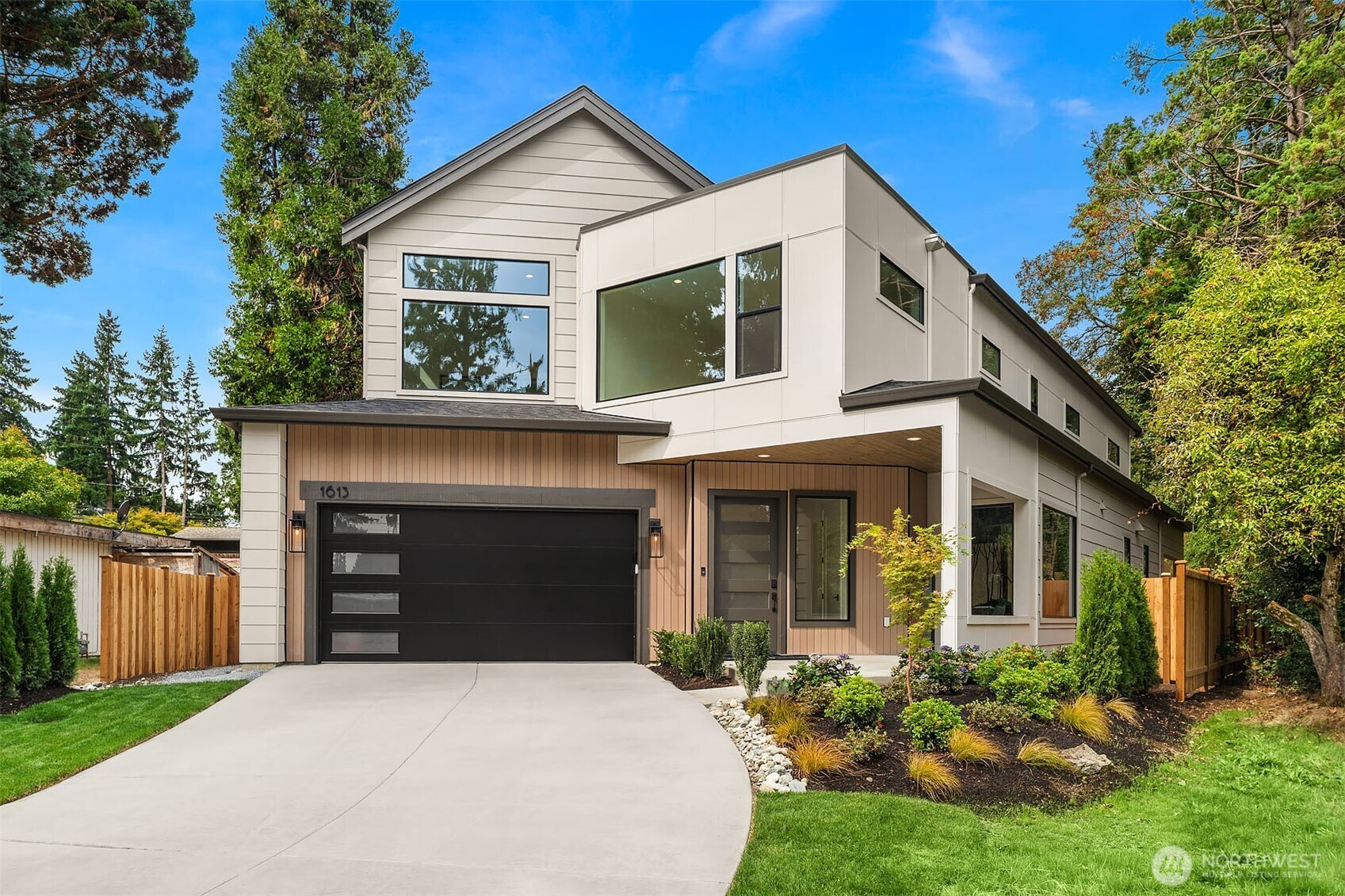 1613 165th Avenue NE, Bellevue, WA 98008