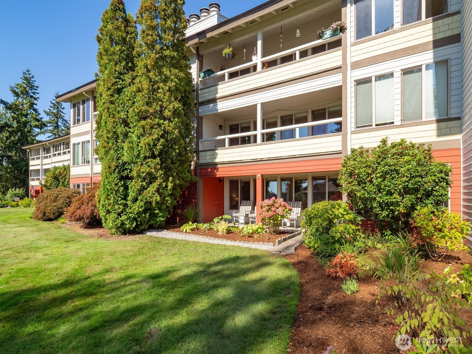 23405 Lakeview Drive, Mountlake Terrace, WA 98043
