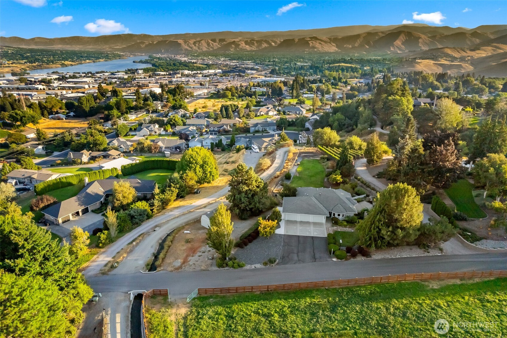 3320 Burch Mountain Road, Wenatchee, WA 98801