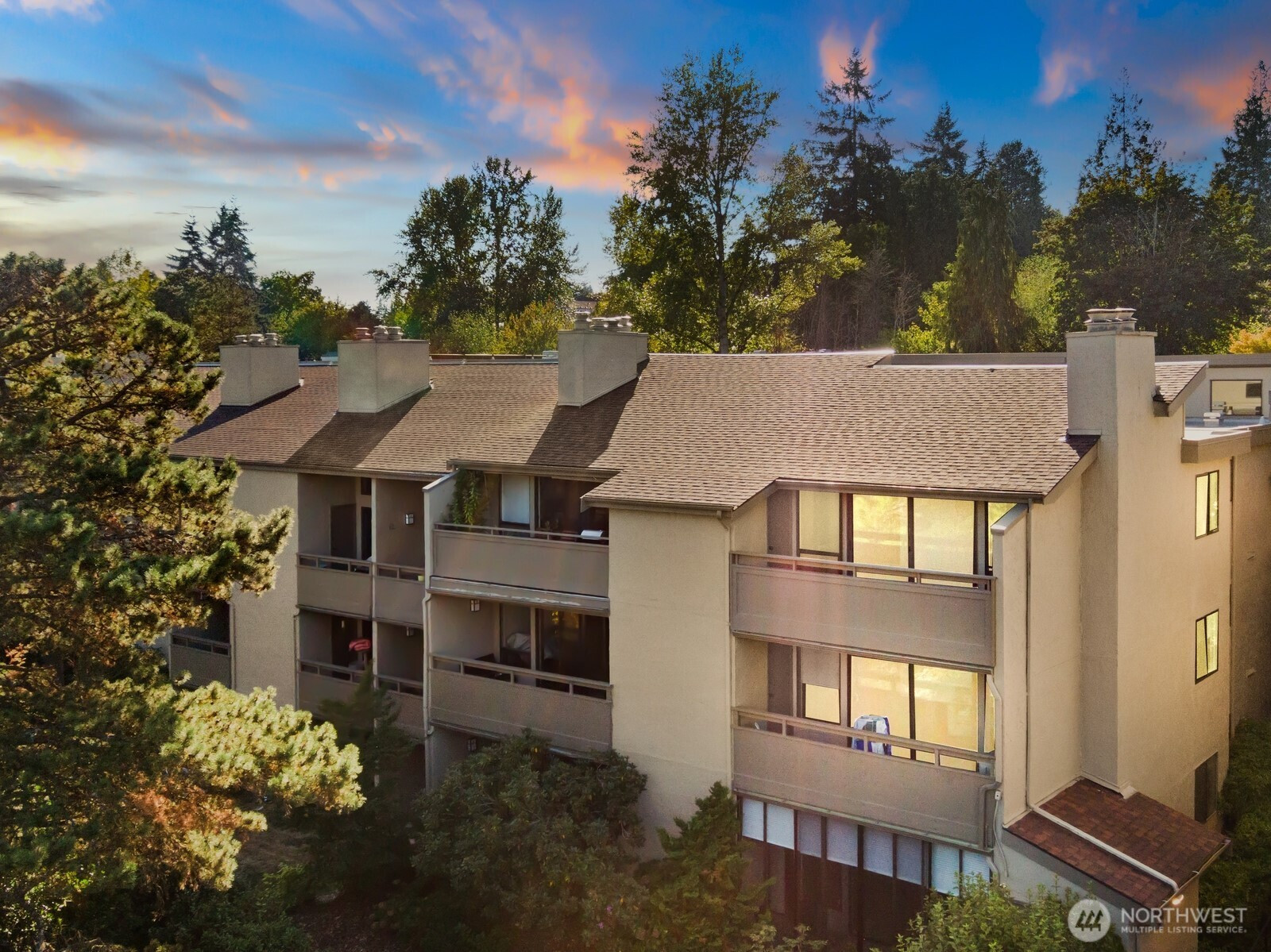 6652 Parkpoint Way NE, Seattle, WA 98115