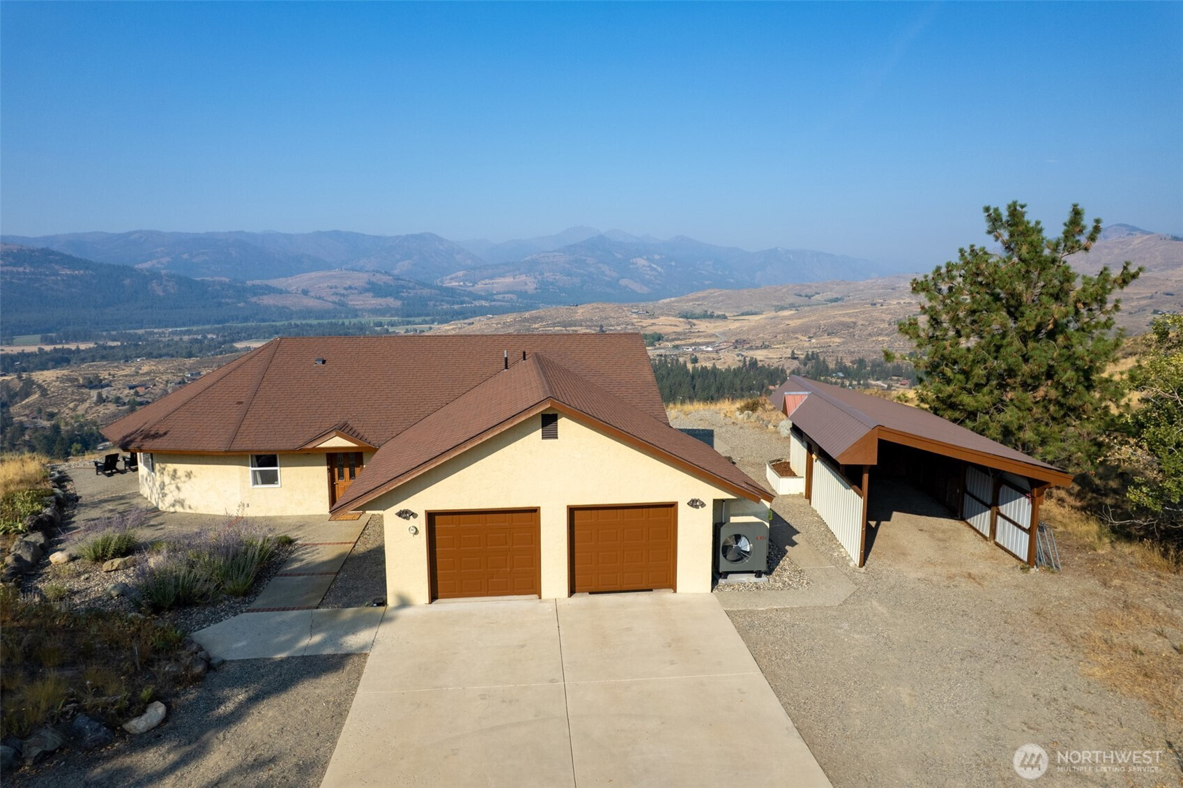25 Deer Trails Way, Winthrop, WA 98862