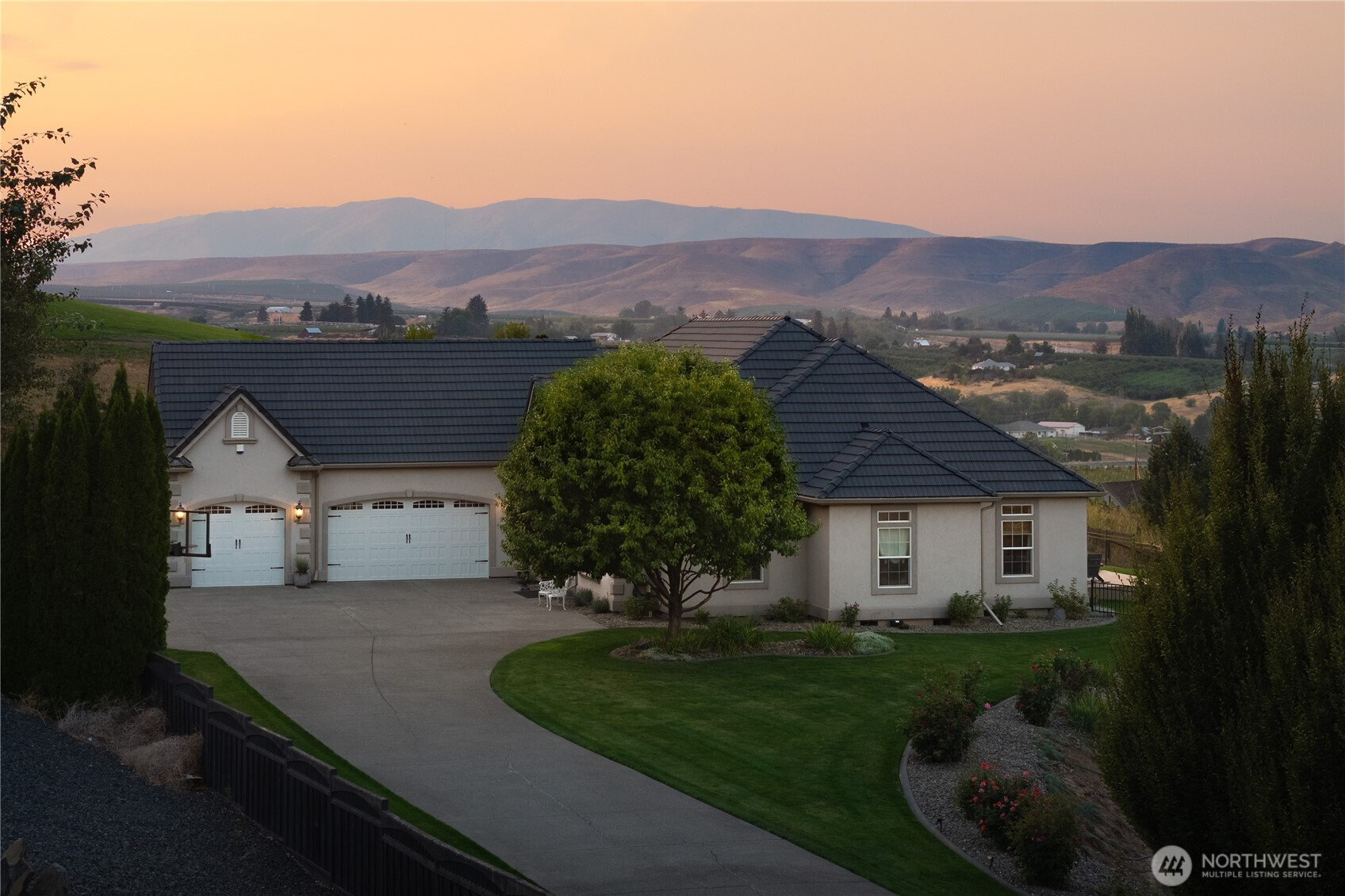 100 Marisa Hill Drive, Selah, WA 98942