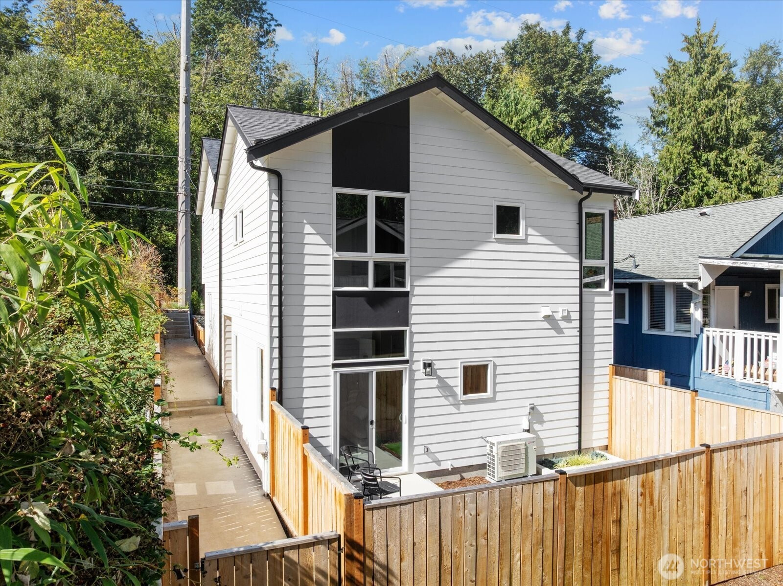 5984 26th Avenue SW, Seattle, WA 98106