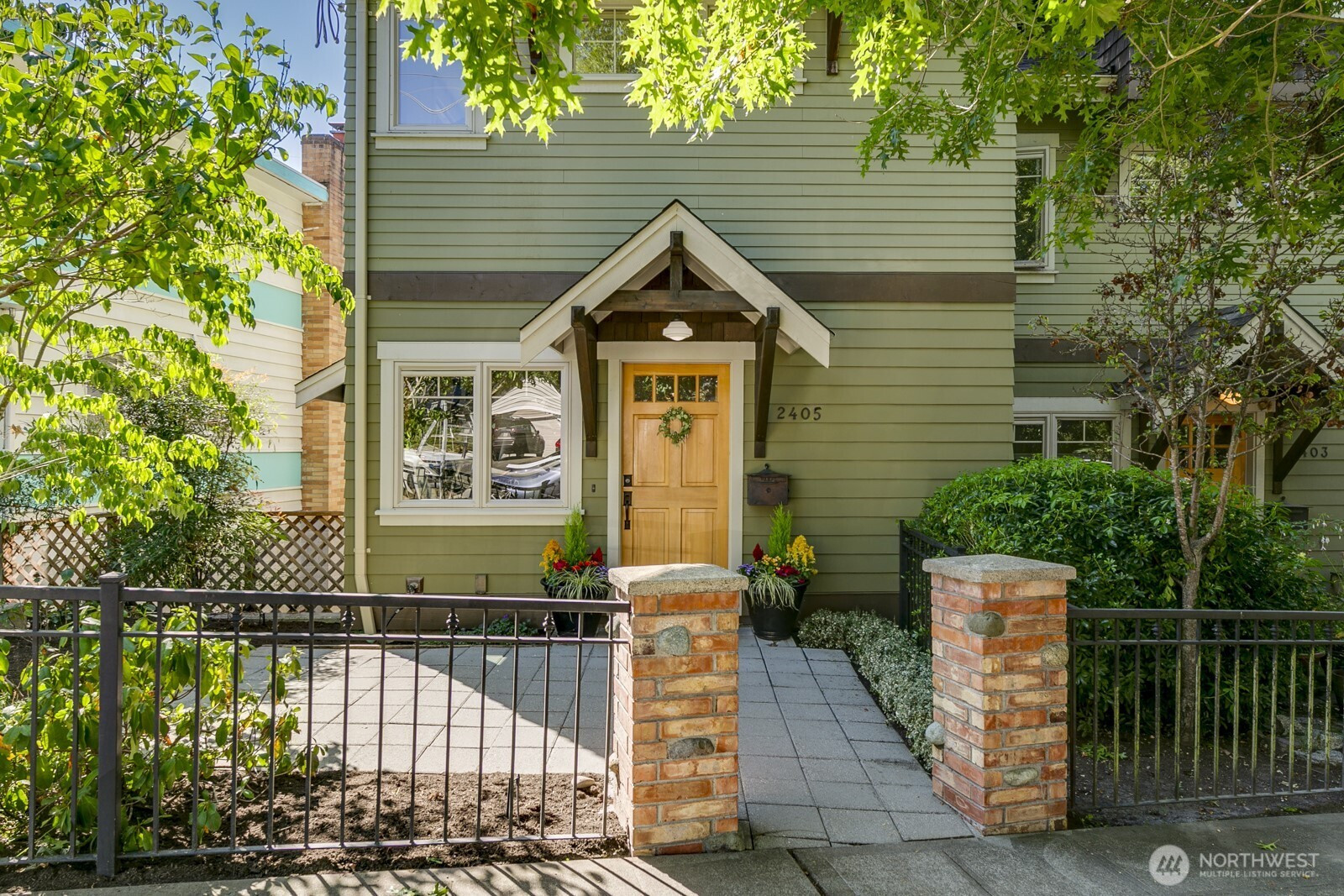 2405 N 75th Street, Seattle, WA 98103