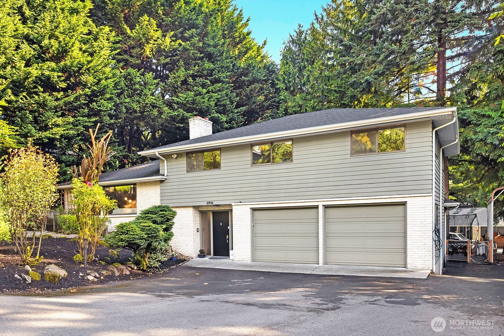 1711 NE 104th Street, Seattle, WA 98125