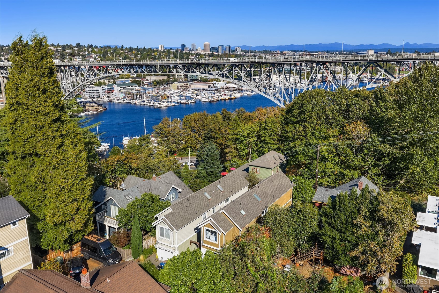 2720 Nob Hill Avenue N, Seattle, WA 98109