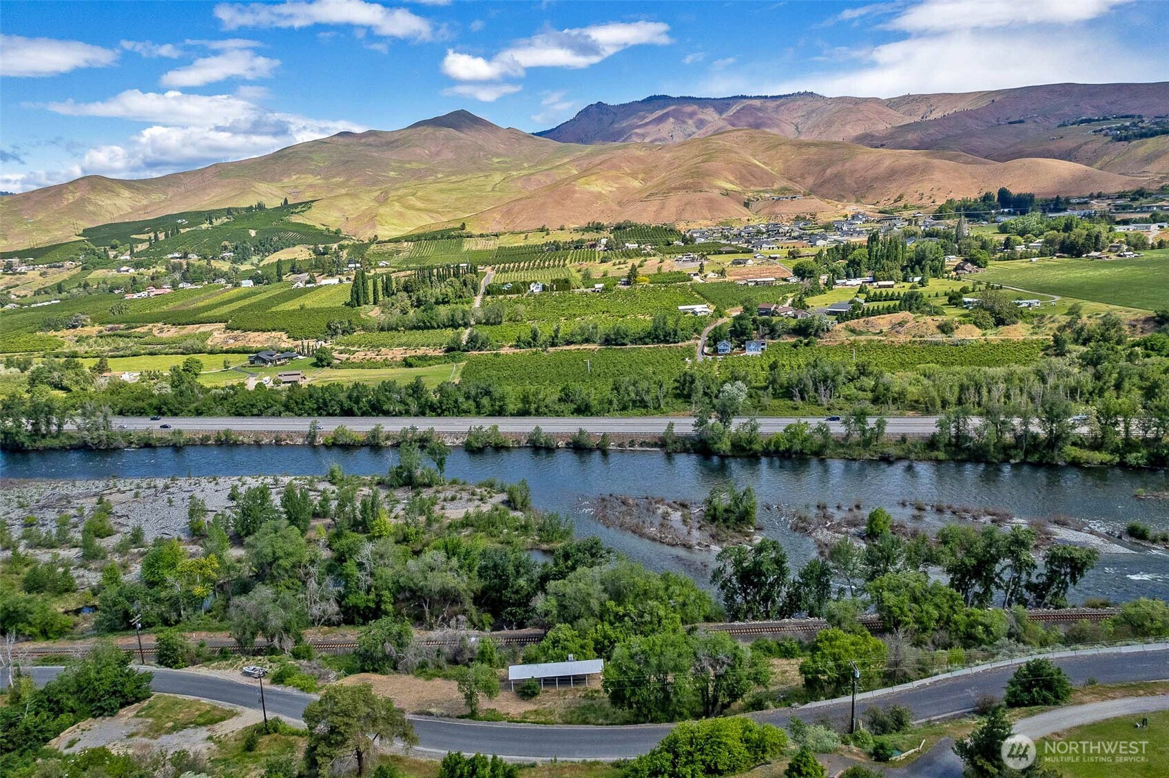 2080 Sleepy Hollow Road, Wenatchee, WA 98801