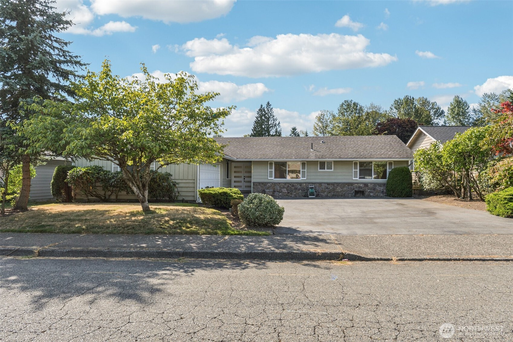 14803 113th Avenue NE, Kirkland, WA 98034
